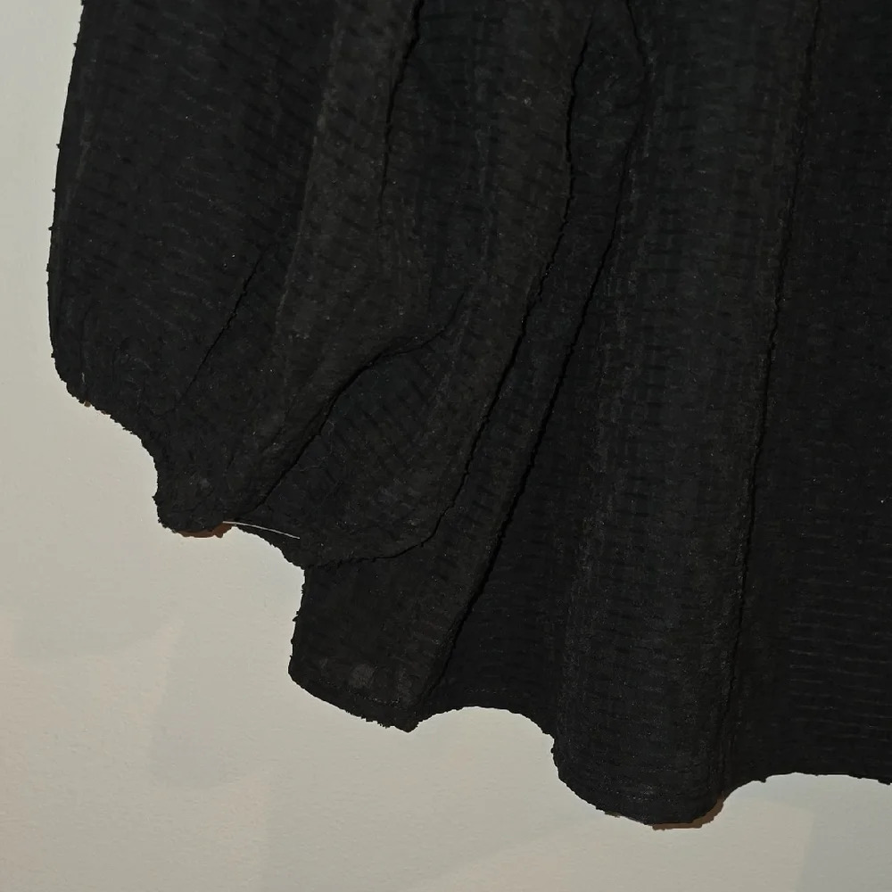 Chic Black Blouse with Textured Design LOT-P - Picture 5 of 5